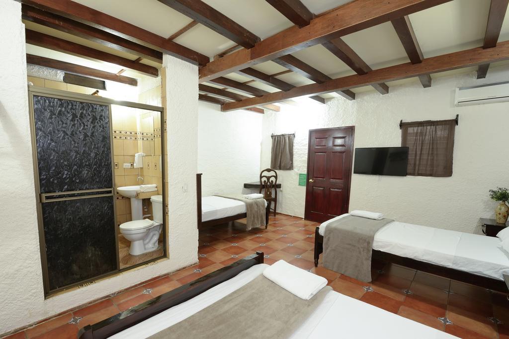 Hotel Libano León Pokoj fotografie